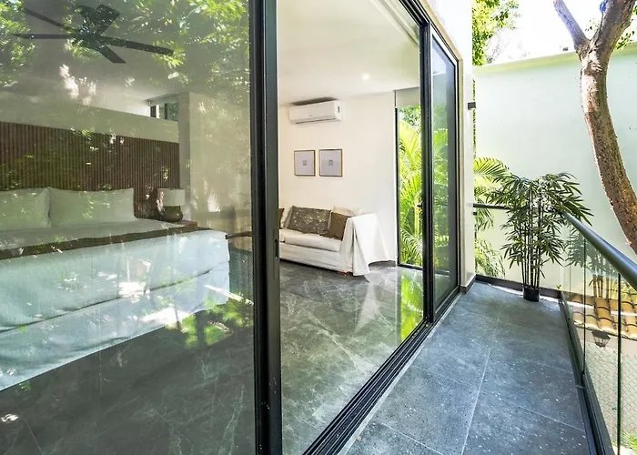 Stunning Modern With Pool And Access *