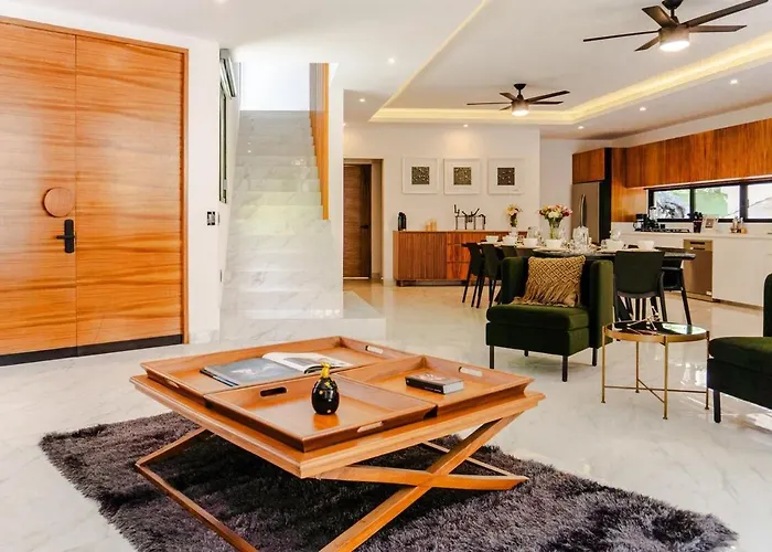 Stunning Modern With Pool And Access * Playa del Carmen
