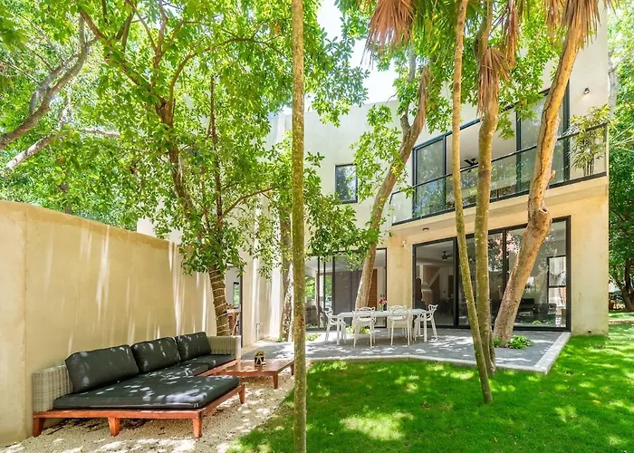 Stunning Modern With Pool And Access